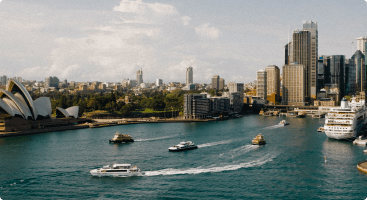sydney-harbour-view, city-skyline-boats-on-water